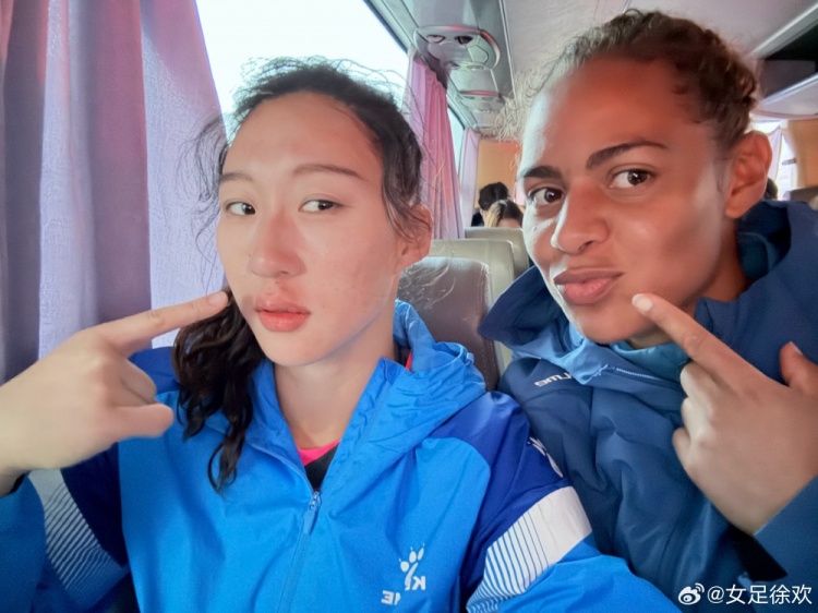神勇！女足國門徐歡曬照，比賽中被球砸臉仍力保球門不失
