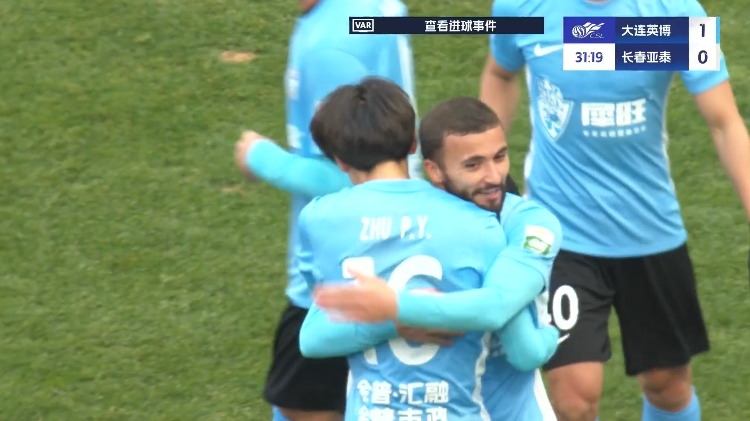 19歲朱鵬宇中超處子球！大連英博1-0領(lǐng)先長春亞泰，馬萊萊助攻