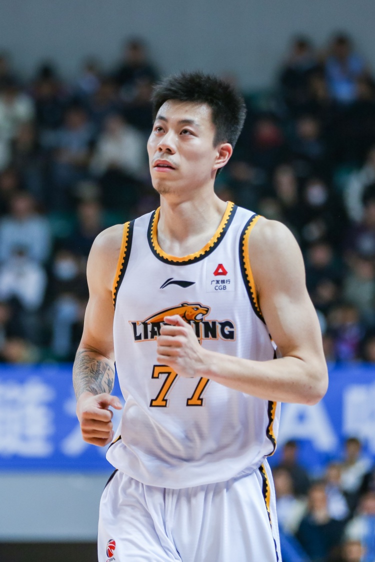 媒體人：張鎮(zhèn)麟、韓德君將因傷缺席今晚對陣北控的比賽