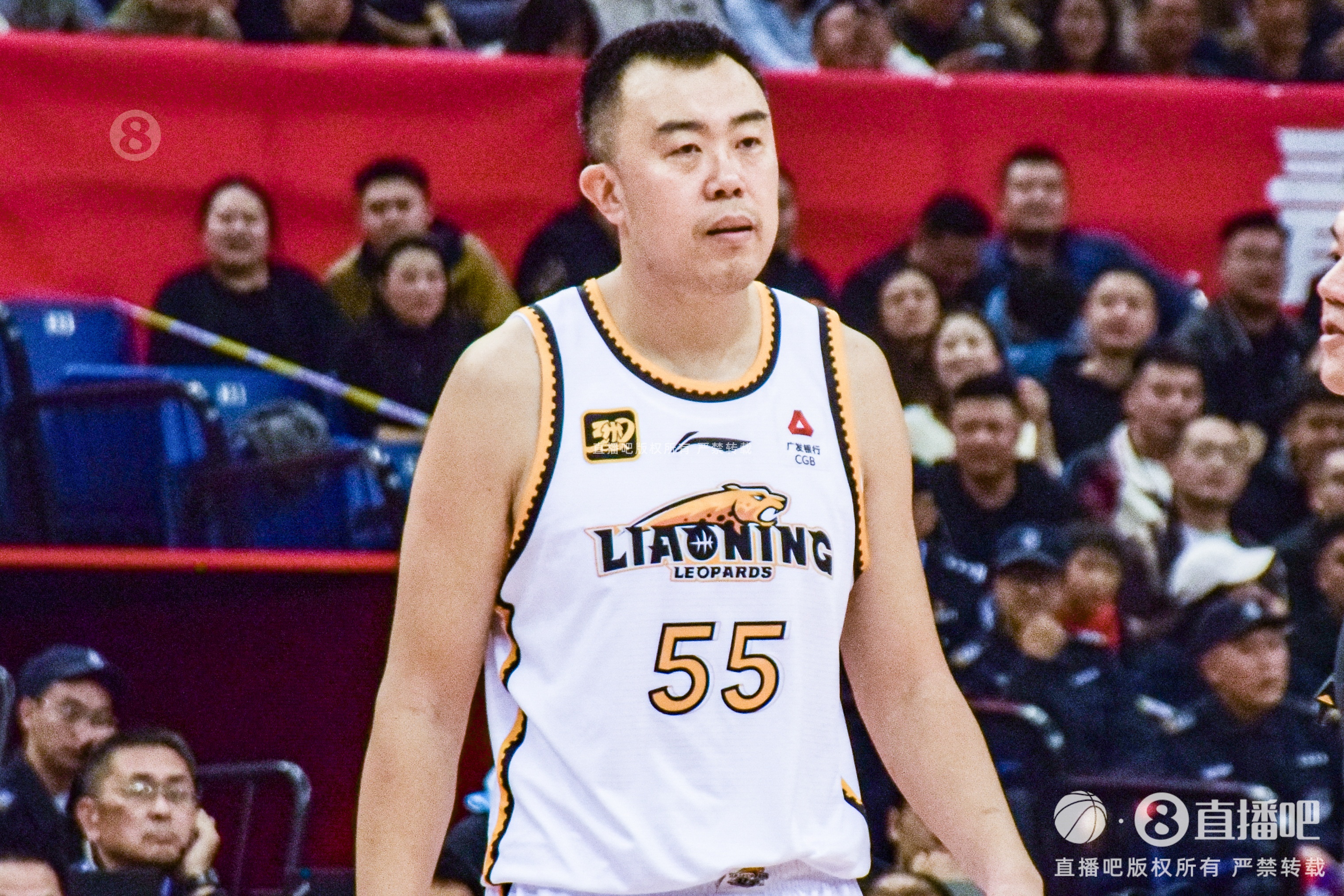 油箱滿滿的！韓德君上半場5投全中得到10分3板2助1斷
