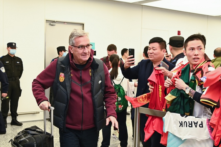 蘇媒：國足仍有爭第二希望，但真的不能再“守”下去了